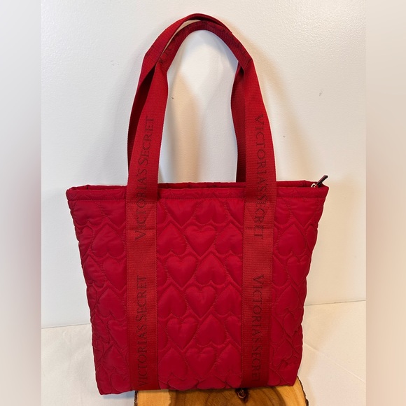 Victoria's Secret Red Heart Valentine's Day Victoria Puffy Tote Overnight Bag - Picture 3 of 10